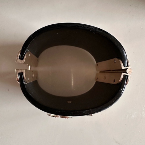 Rare CHANEL 08P Star and Moon Resin & Gold Logo CC Strass Cuff Bracelet - Picture 5 of 10